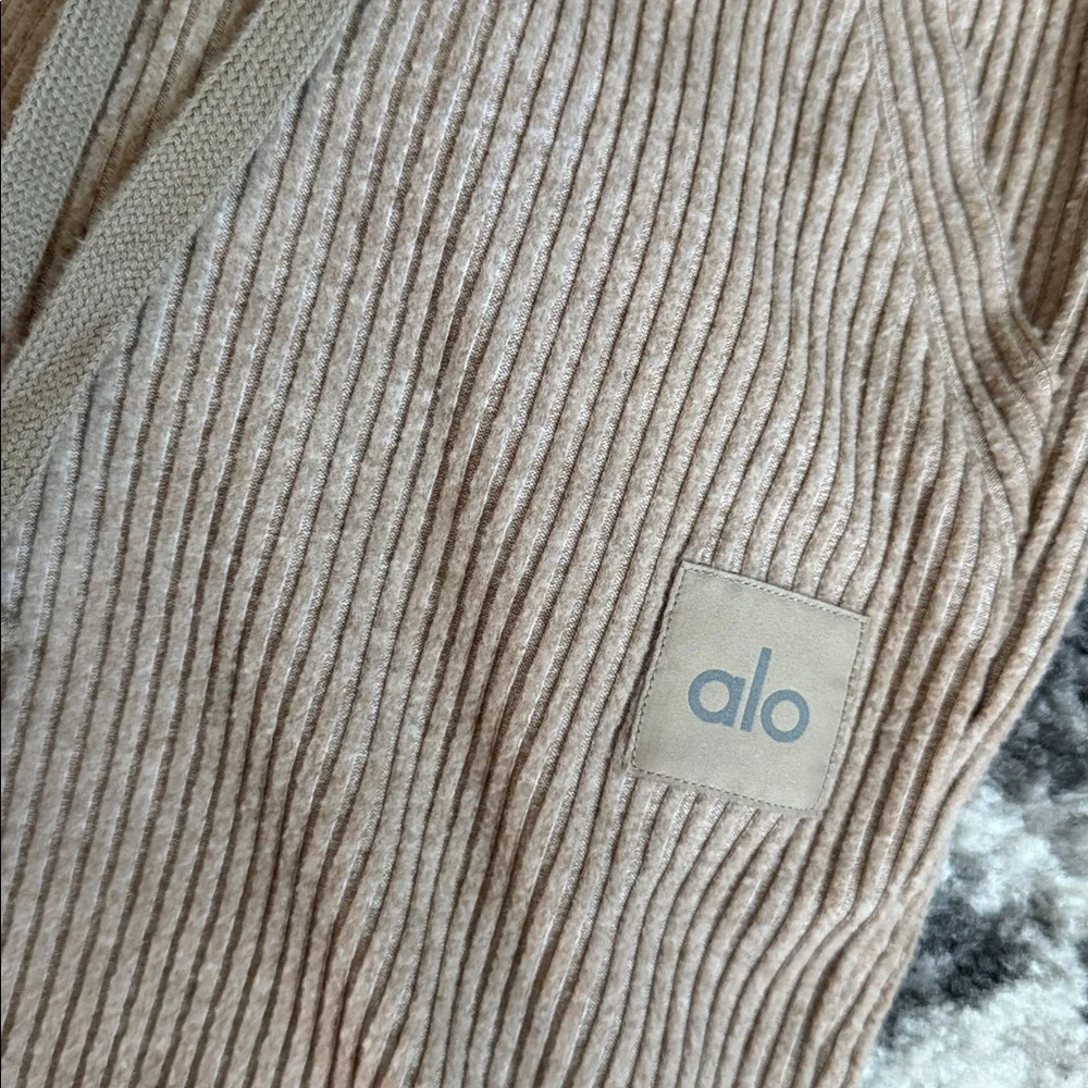 ALO Yoga Muse Sweatpants size XS